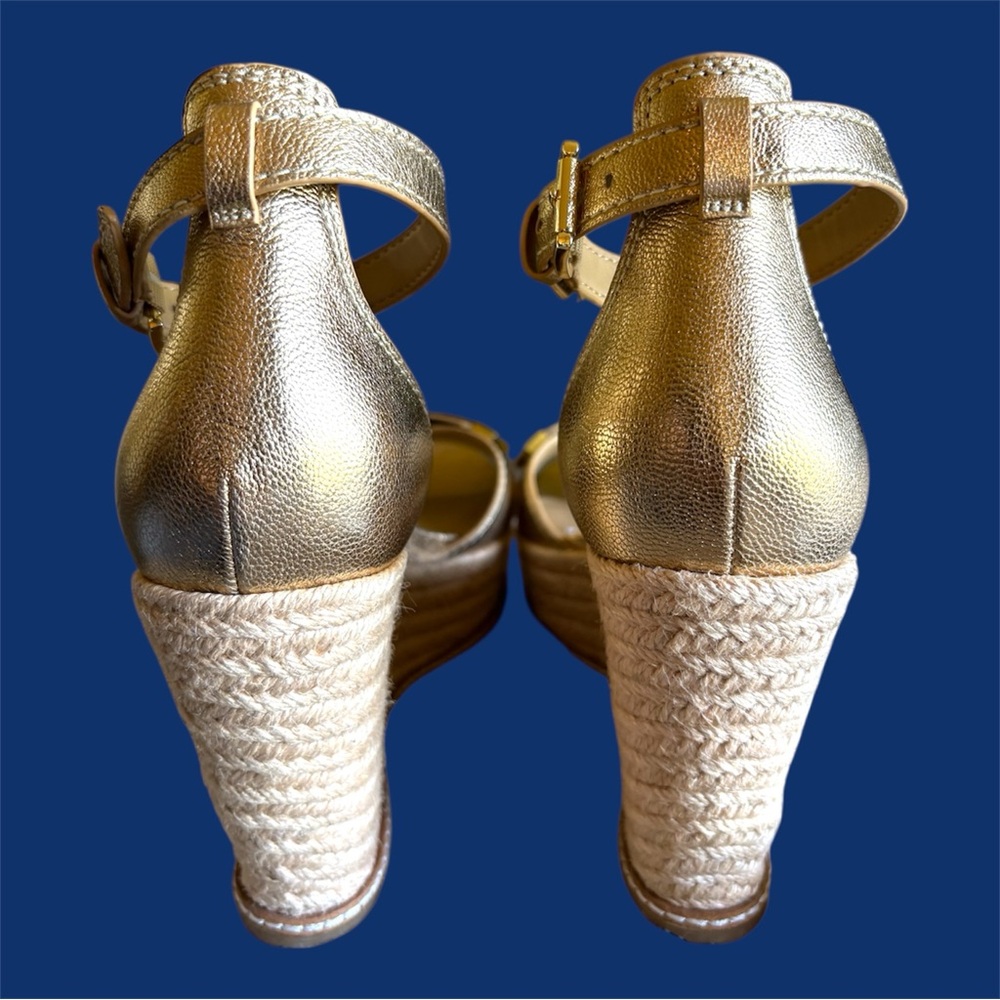 Michael Kors Lucinda/Leighton Style
Metallic Gold Espadrille Wedge
Sandal 8 NWOB - Picture 7 of 15